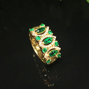 100%  18K Gold    Lab Created Emerald and  Moissanite  Diamond Ring   With national certificate