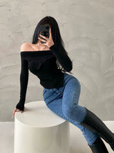 Load image into Gallery viewer, Cuffed off-Shoulder Slim Long Sleeve Top Bottoming T-shirt
