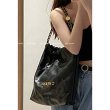 Load image into Gallery viewer, Classic Style Quilted Spring/Summer Large Capacity Chain Bags
