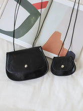 Load image into Gallery viewer, Retro Cute Special-Interest Design One Shoulder Mini Earphone Bag
