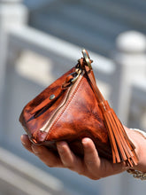 Load image into Gallery viewer, Vegetable Tanned Vintage Stylish Leather Storage Coin Purse
