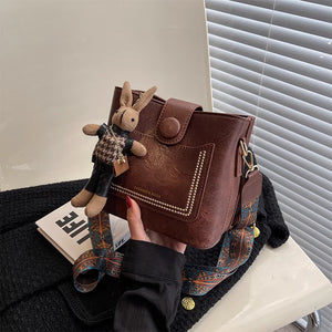 Niche Style K-style Retro Spring and Summer All-Match Work Clothing Wide Shoulder Strap Crossbody Bag Female 2024 New Arrival Fancy Bucket Bag