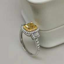 Load image into Gallery viewer, 2CT SQUARE CUSHION MODIFIED Yellow Diamond Ring 18K gold CVD HPTHT bred diamond IGI Wedding Rings for wonmen free shipping
