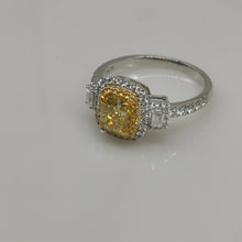 Load image into Gallery viewer, 2CT SQUARE CUSHION MODIFIED Yellow Diamond Ring 18K gold CVD HPTHT bred diamond IGI Wedding Rings for wonmen free shipping
