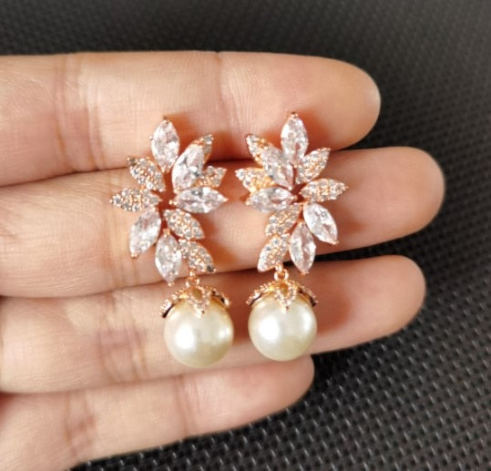 Emmaya New Elegant Style Leaves Shape With Pure Pearl Earring Symmetrical Decoration In Wedding Party Women Fashion Jewelry
