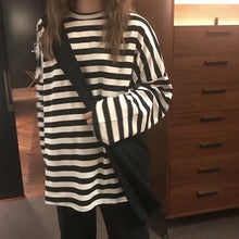 Load image into Gallery viewer, spring Autumn Women harajuku Striped Tshirt Long Sleeve O-Neck T-Shirts ulzzang Korean Casual oversized T Shirt Femme black Tops
